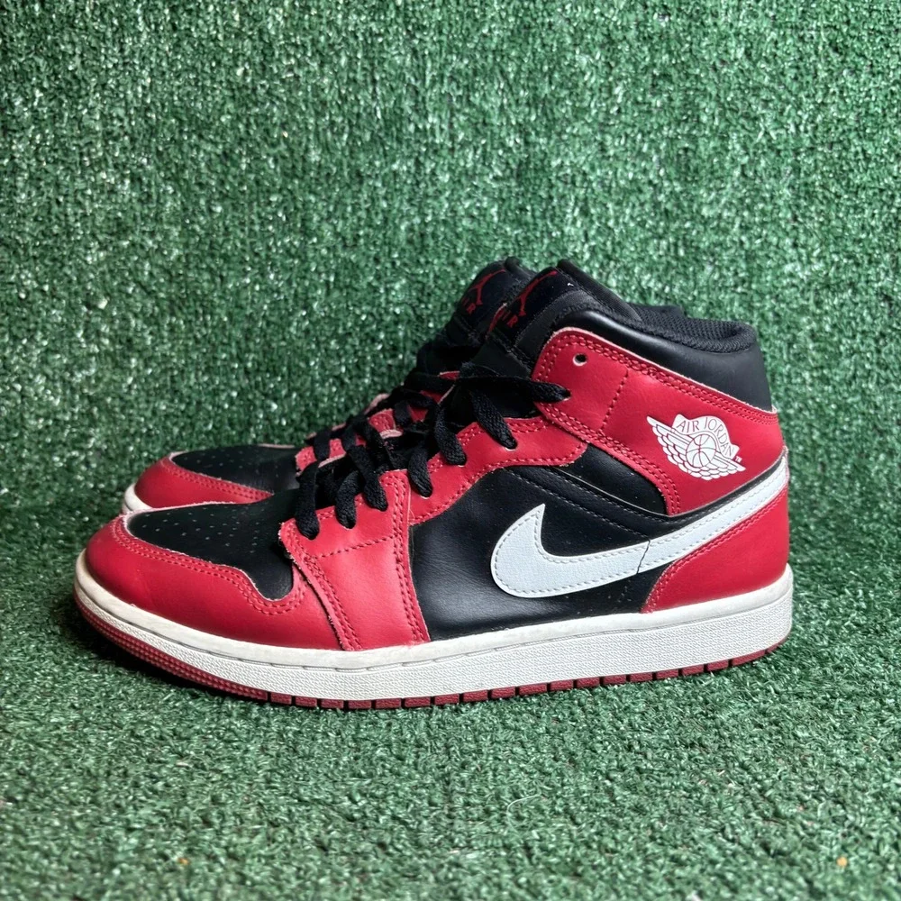 Jordan 1 Mid Bred Toe DQ8426-061 Leather Athletic Sneaker Gym Red Black Mens 8.5